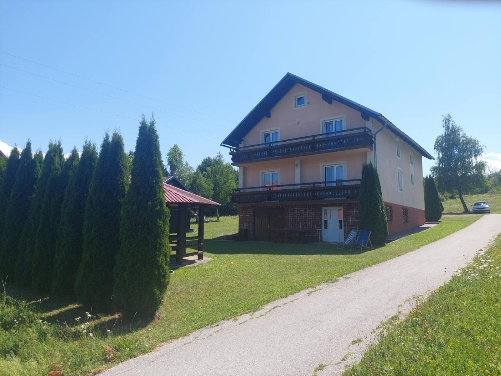Jelena Hotel Korenica Exterior foto