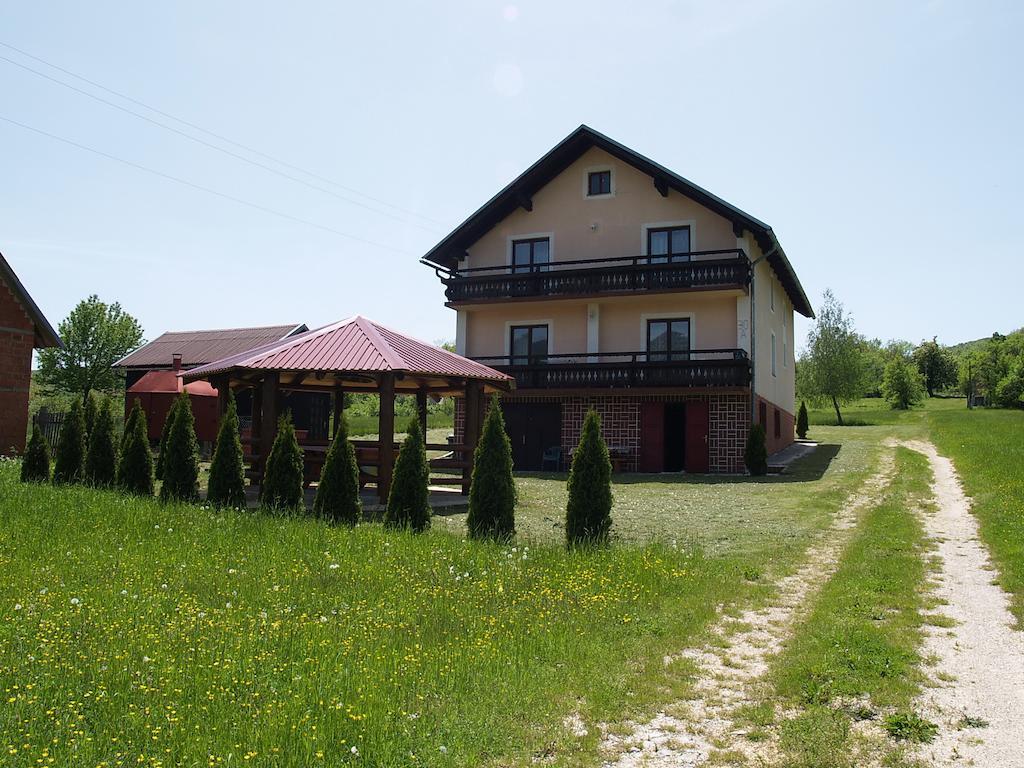 Jelena Hotel Korenica Exterior foto