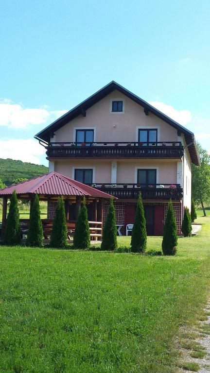 Jelena Hotel Korenica Exterior foto