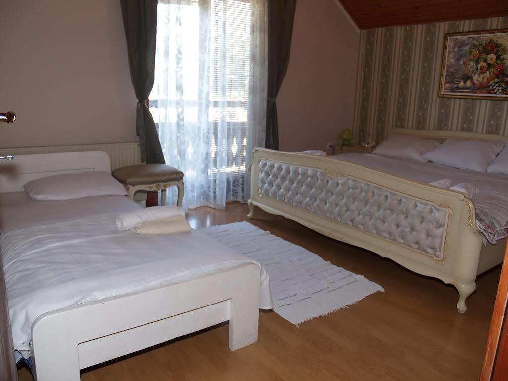 Jelena Hotel Korenica Exterior foto