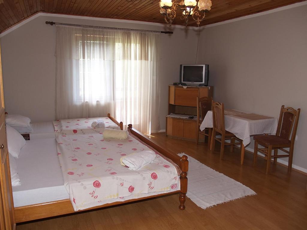 Jelena Hotel Korenica Quarto foto
